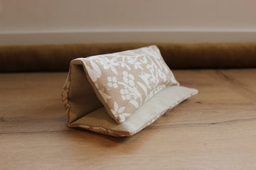 bouillotte sèche en graines de lin - Fleurs beige blanche